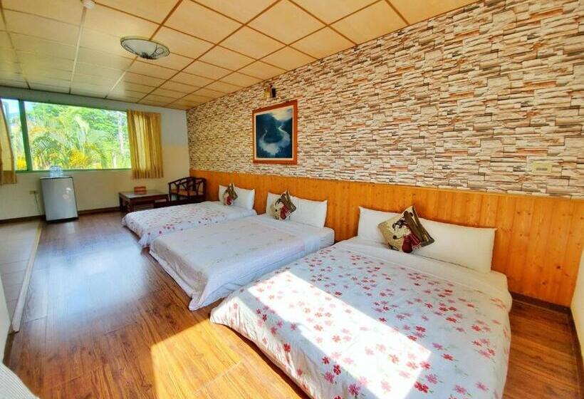 سوییت خانوادگی, Pulicity Villa B&b