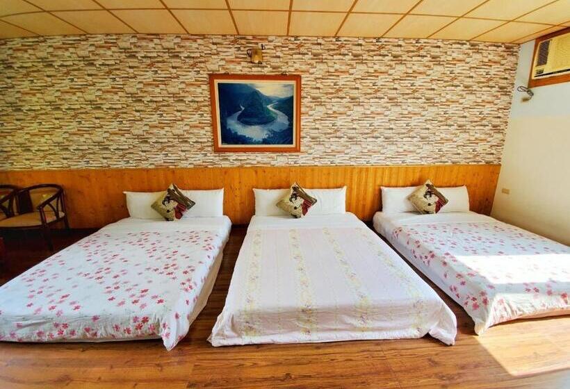 سوییت خانوادگی, Pulicity Villa B&b