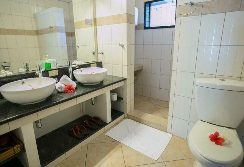 بانگلوی لوکس, Dolphin House Resort Moalboal