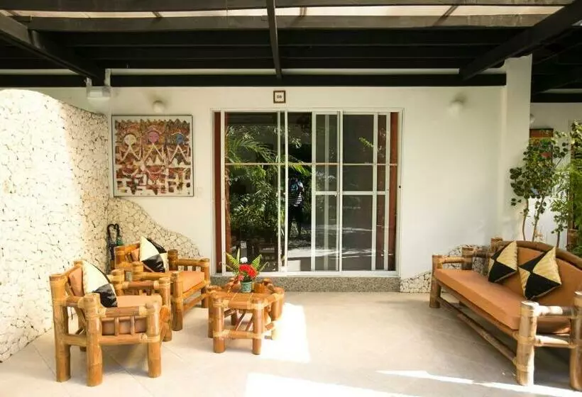 デラックスバンガロー, Dolphin House Resort Moalboal