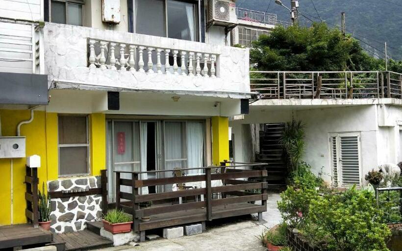 اتاق خانوادگی, Levite Villa