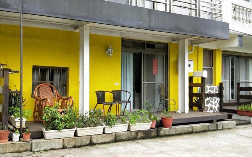 اتاق لوکس خانوادگی, Levite Villa