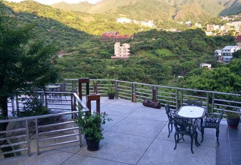 اتاق سوپریور خانوادگی, Levite Villa