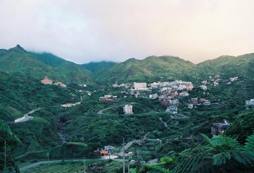 اتاق سوپریور خانوادگی, Levite Villa