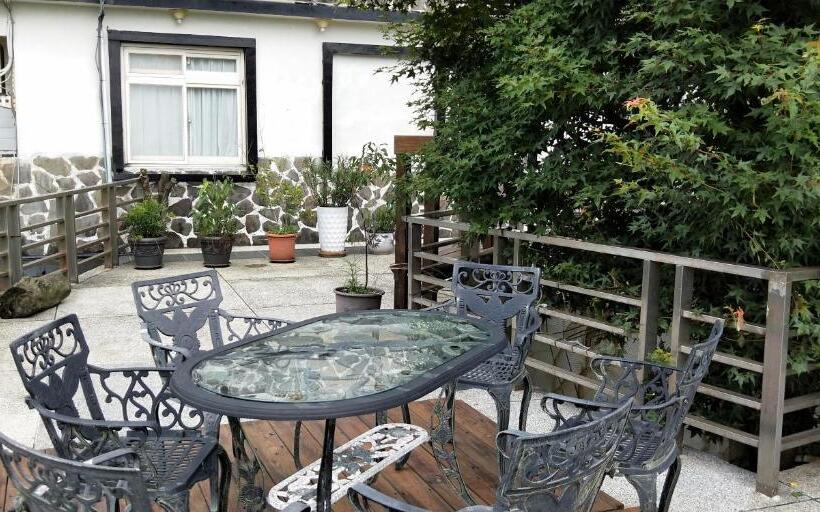 اتاق سوپریور خانوادگی, Levite Villa