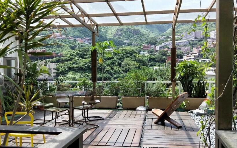 اتاق استاندارد سه نفره, Levite Villa