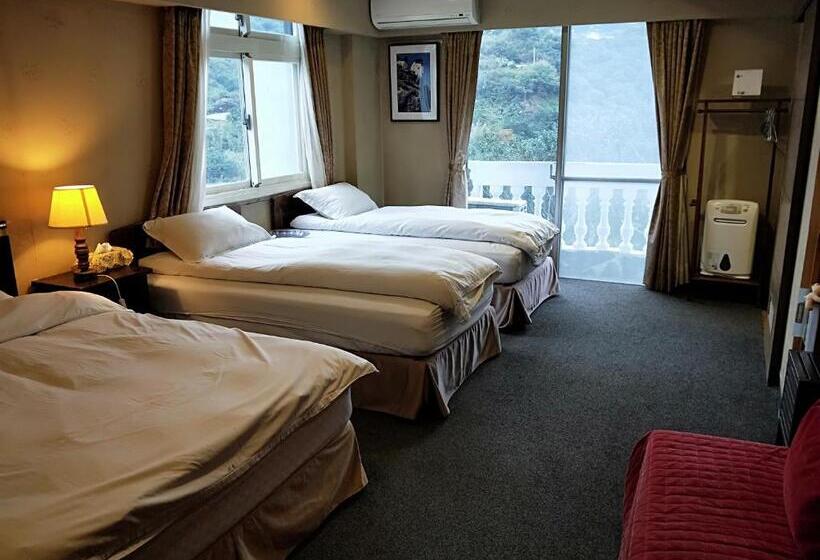 اتاق سوپریور خانوادگی, Levite Villa