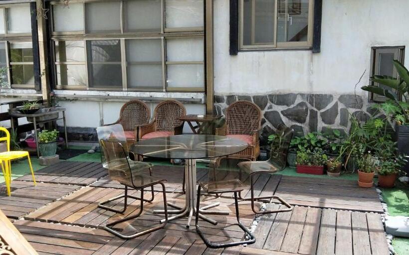 اتاق استاندارد سه نفره, Levite Villa