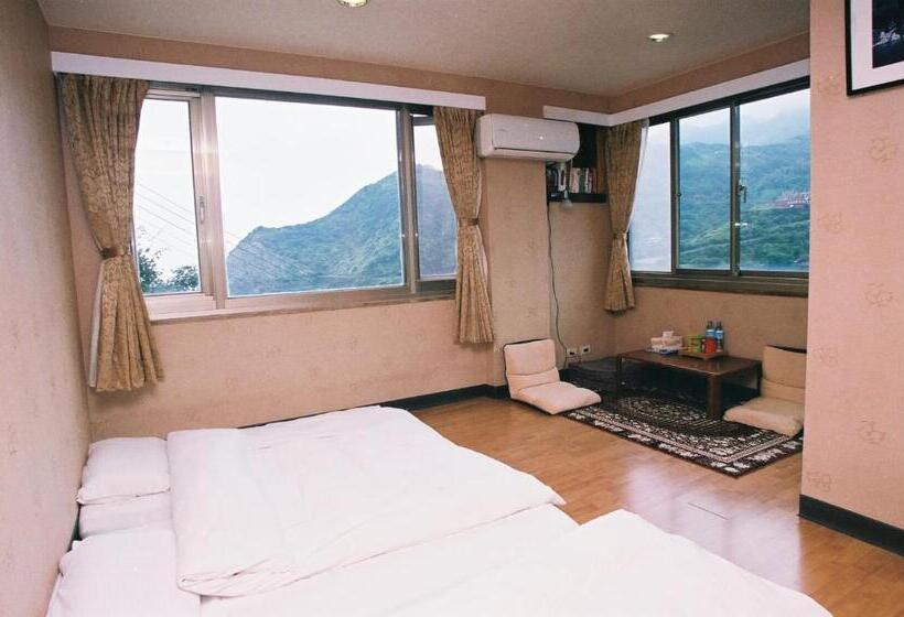 اتاق استاندارد سه نفره, Levite Villa