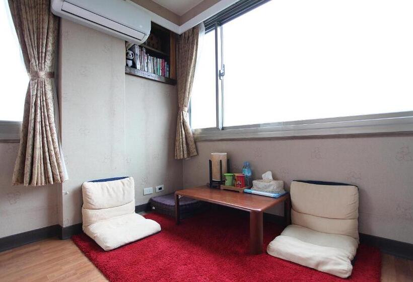 اتاق استاندارد سه نفره, Levite Villa