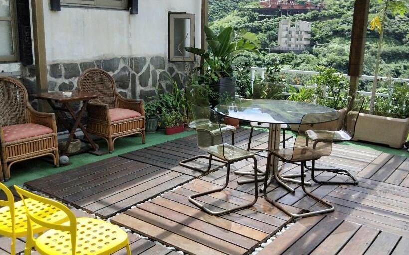 اتاق استاندارد یک نفره, Levite Villa