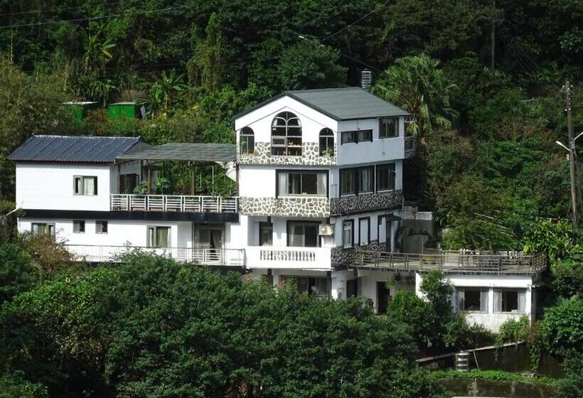 اتاق استاندارد یک نفره, Levite Villa