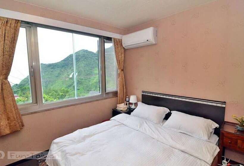 اتاق استاندارد یک نفره, Levite Villa