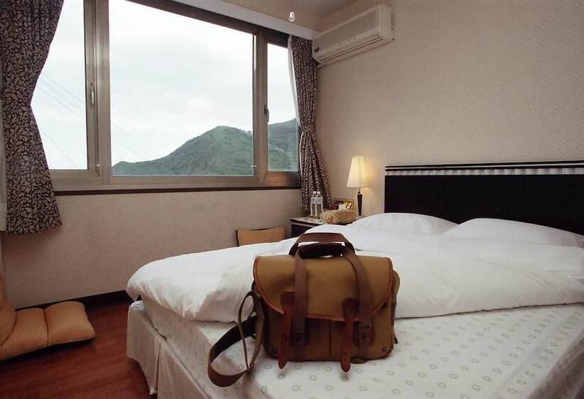 اتاق استاندارد یک نفره, Levite Villa