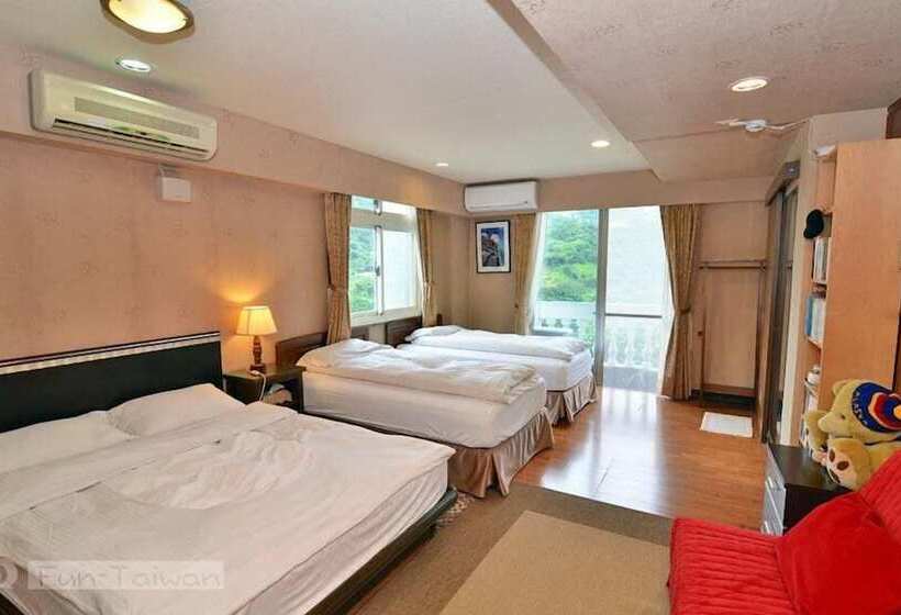 اتاق خانوادگی, Levite Villa