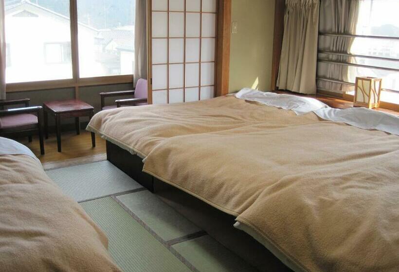 חדר סטנדרט לארבעה, Viva Nikko