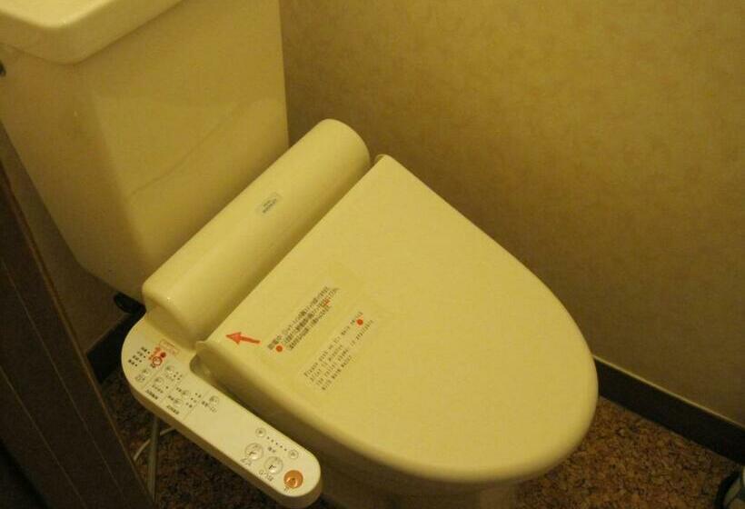 חדר סטנדרט לשלושה, Viva Nikko