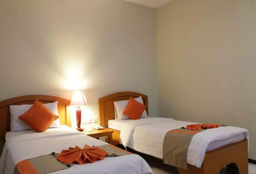 Executive Kamer, Catur Putra