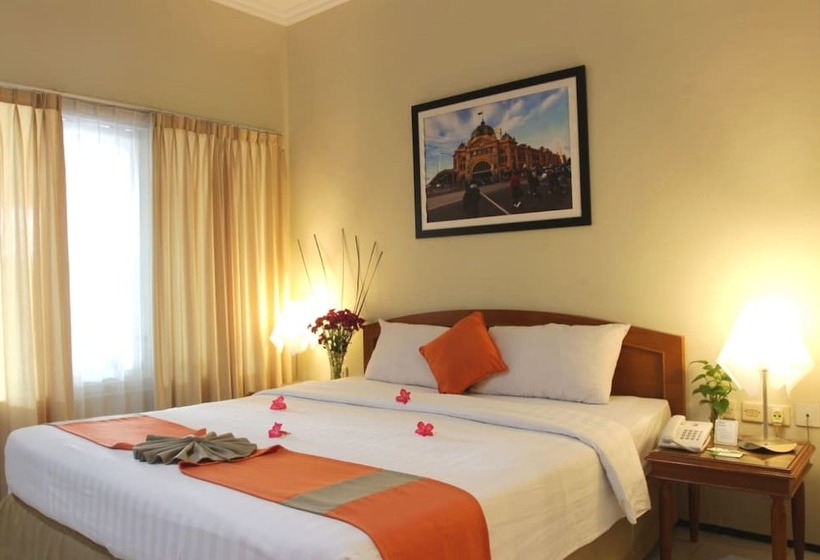 이그제큐티브 룸, Catur Putra