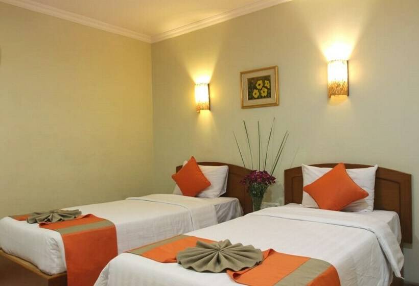 이그제큐티브 룸, Catur Putra