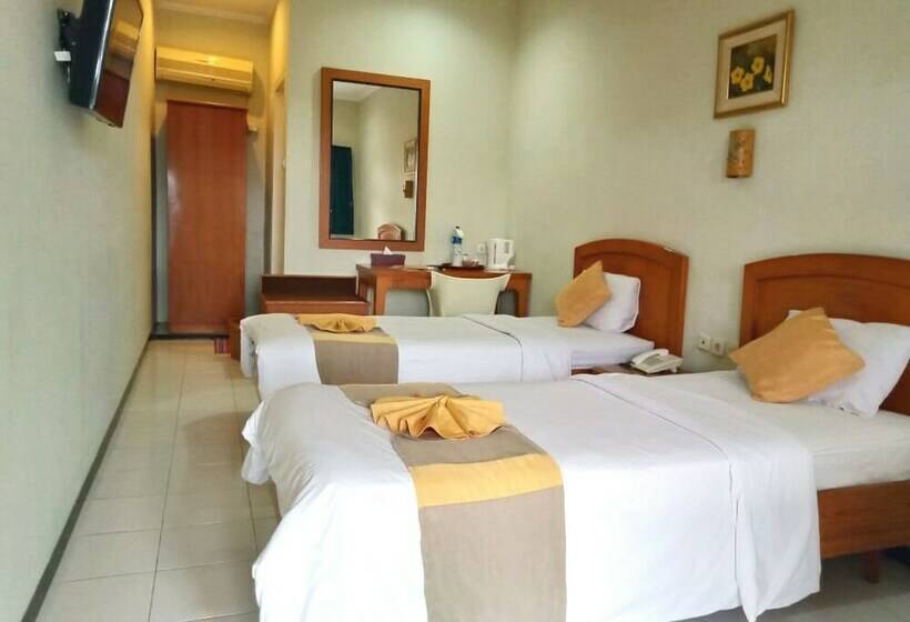 수피리어 룸, Catur Putra