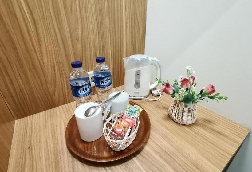 디럭스 룸, Catur Putra