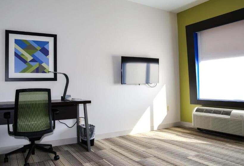 סוויטה מותאמת לאדם עם מוגבלויות, Holiday Inn Express & Suites Kingston Ulster, An Ihg