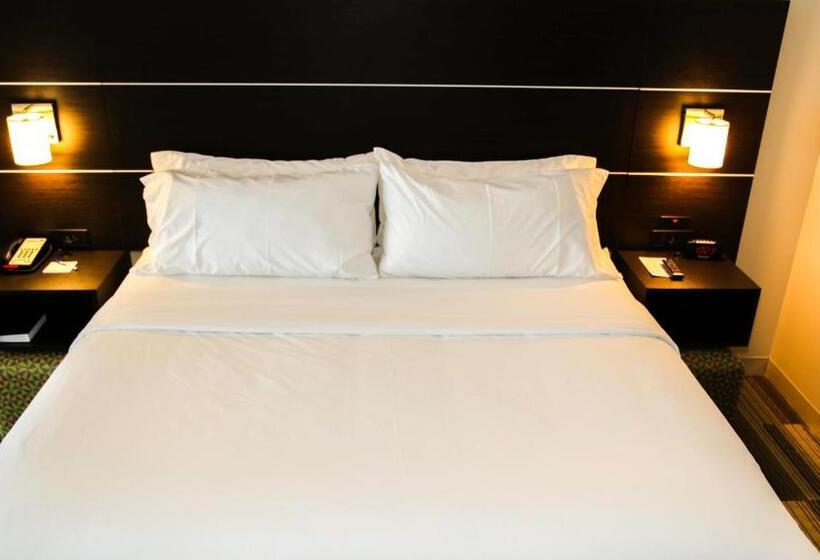 Номер Deluxe Адаптированный для Инвалидов, Holiday Inn Express & Suites Kingston Ulster, An Ihg