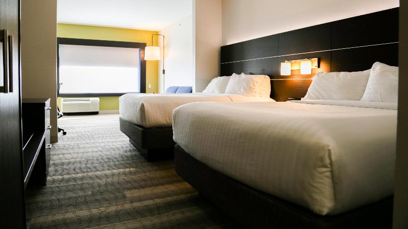 סוויטה מותאמת לאדם עם מוגבלויות, Holiday Inn Express & Suites Kingston Ulster, An Ihg