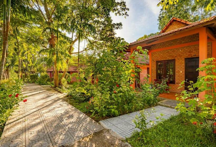 ویلای استاندارد با چشم‌انداز باغ, Huong Giang Bungalow