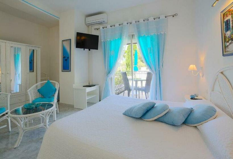 Номер Стандарт с Балконом Вид на Сад, La Calanque