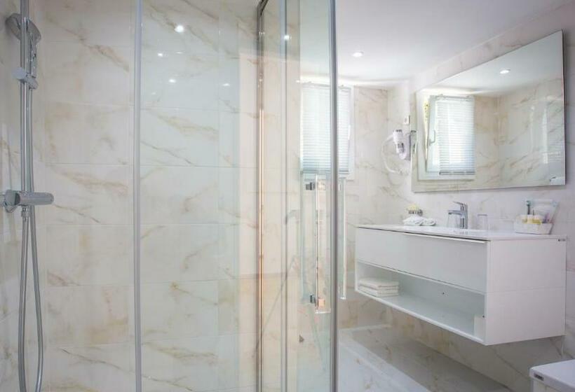 Номер Deluxe, La Calanque