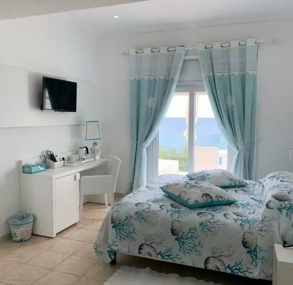 اتاق استاندارد با تراس و چشم‌انداز دریا, La Calanque