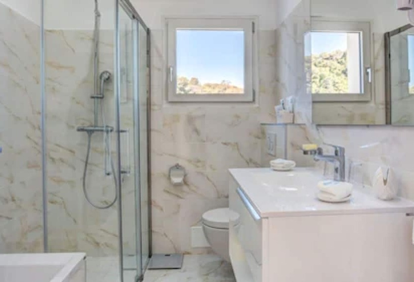 Номер Deluxe, La Calanque