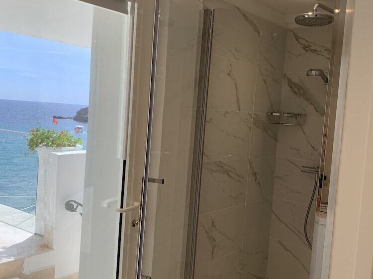 Номер Стандарт, La Calanque