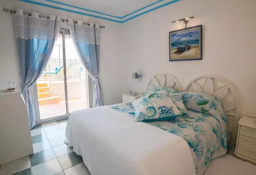 Suite with Terrace, La Calanque