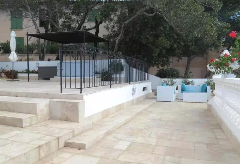 سوئیت با وان آب گرم, La Calanque
