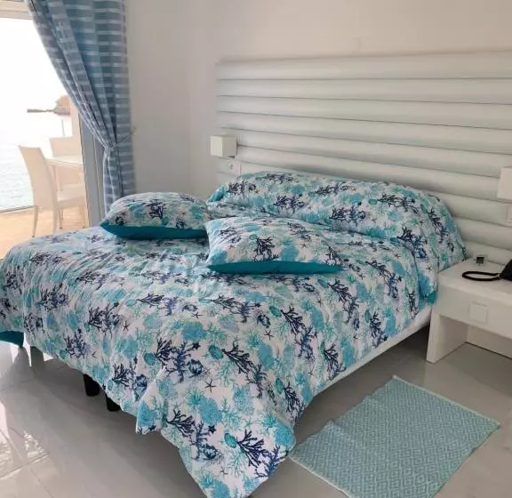 اتاق استاندارد برای معلولان, La Calanque