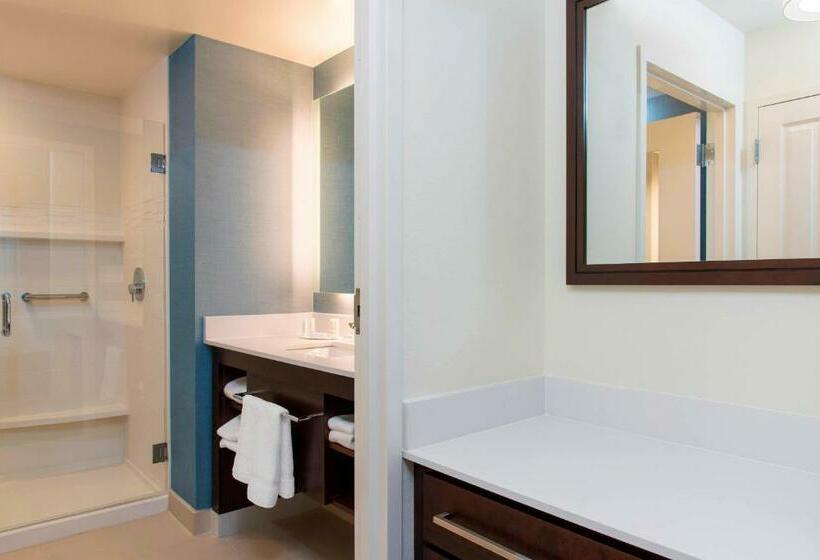 带大床的标准工作室, Residence Inn By Marriott Milwaukee West