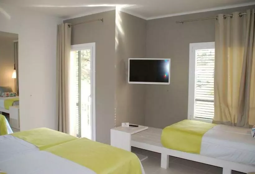 اتاق سوپریور, Tarongeta Adults Only
