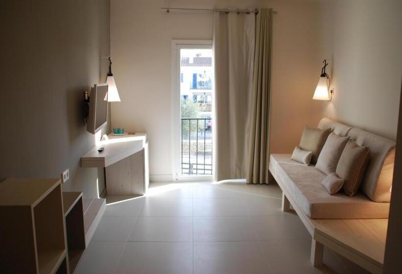 Полулюкс, Tarongeta   Adults Only