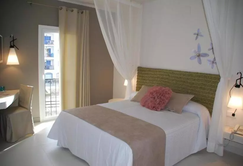 اتاق استاندارد, Tarongeta Adults Only