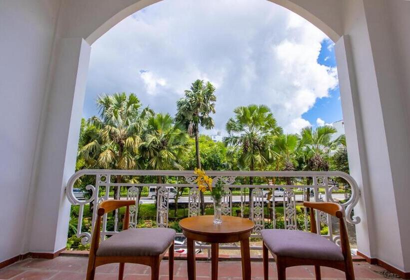 اتاق لوکس با چشم‌انداز شهر, Sun Viet Resort Phu Quoc
