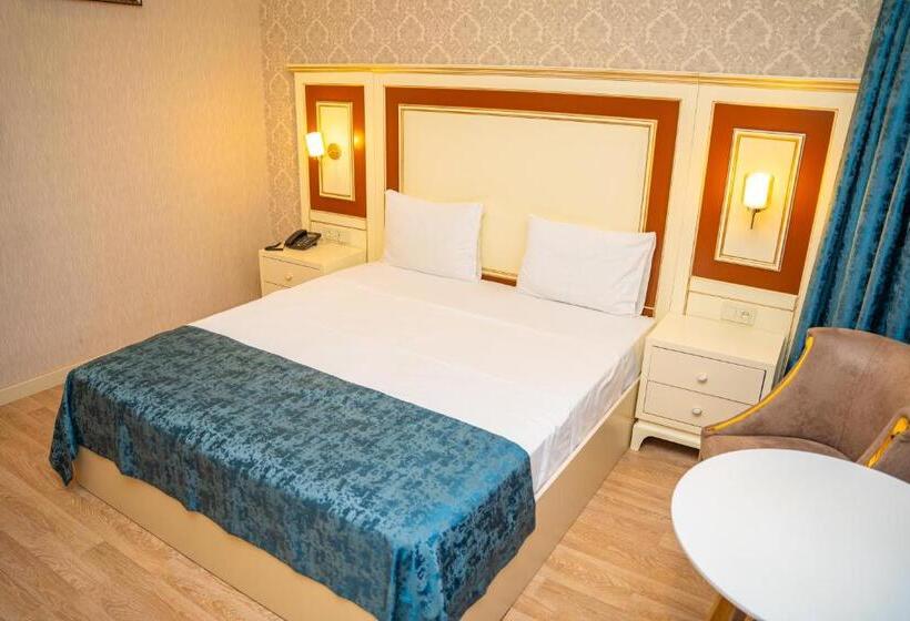 スタンダードルーム, The Krone