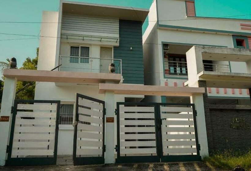 חדר סטנדרט, Bacardi House