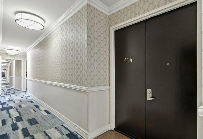 1침실 펜트하우스 아파트, Beverly Hills 2 Bed 2 Bath Penthouse With Den And Parking 414