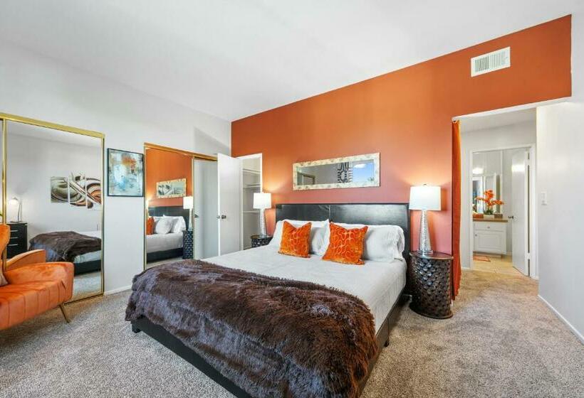 1침실 펜트하우스 아파트, Beverly Hills 2 Bed 2 Bath Penthouse With Den And Parking 414