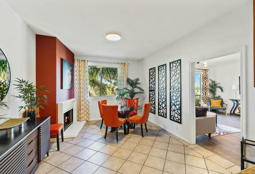 1침실 펜트하우스 아파트, Beverly Hills 2 Bed 2 Bath Penthouse With Den And Parking 414