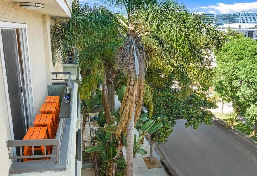 1침실 펜트하우스 아파트, Beverly Hills 2 Bed 2 Bath Penthouse With Den And Parking 414