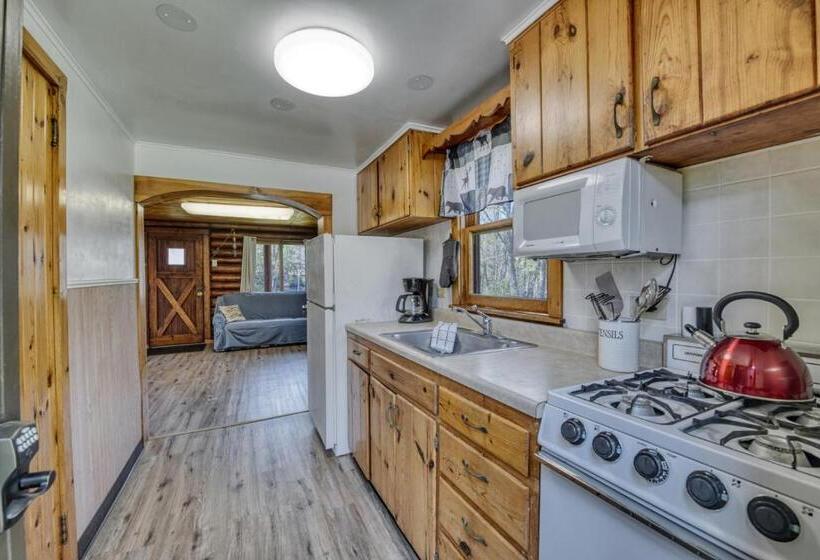 غرفة ديلوكس, Edgewater Resort